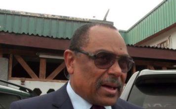 Coup de massue: Grégoire Owona manque de finesse